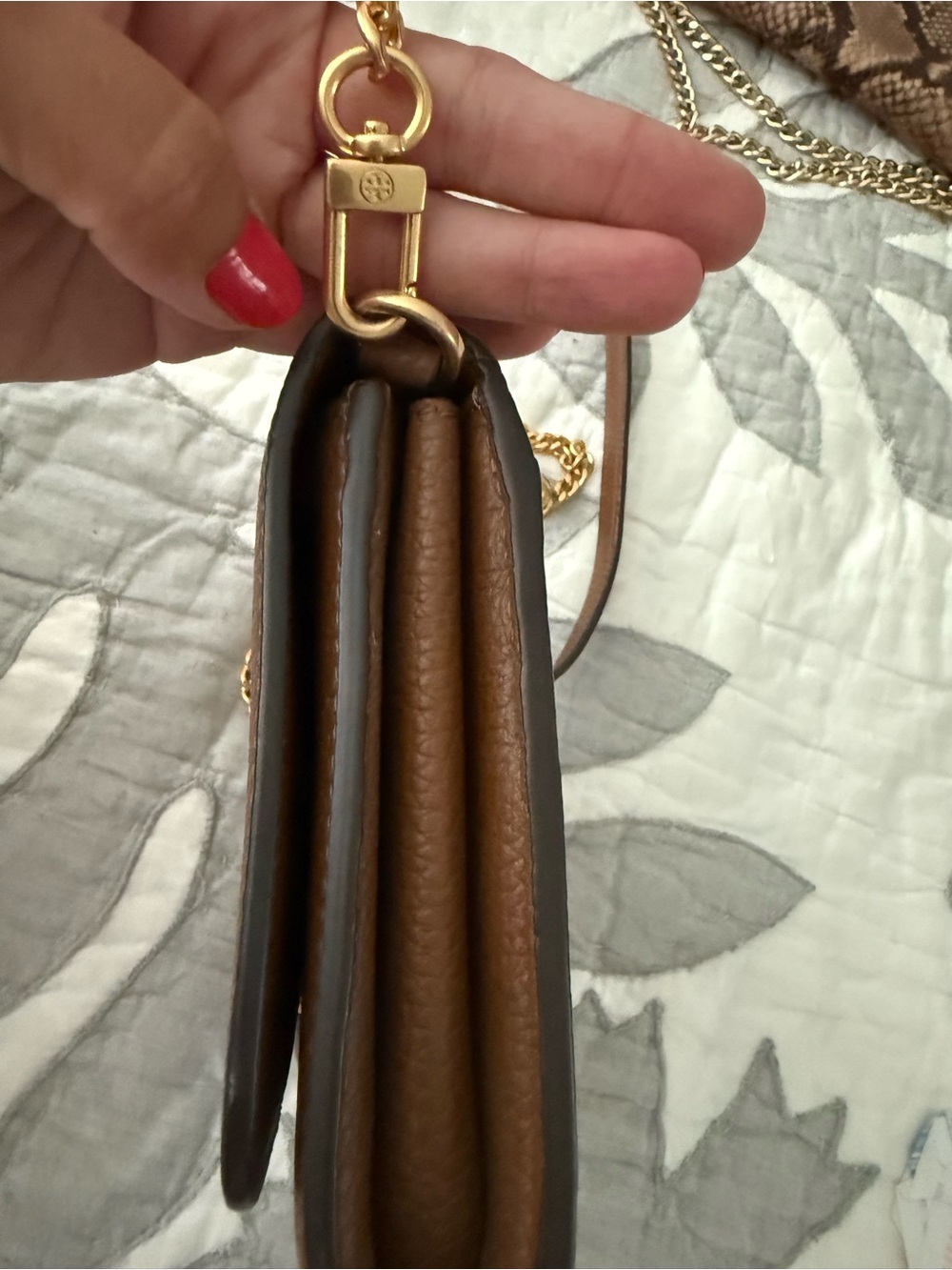 Tory Burch Chestnut Brown Pebbled Leather Crossbody with Gold Logo - Picture 8 of 10